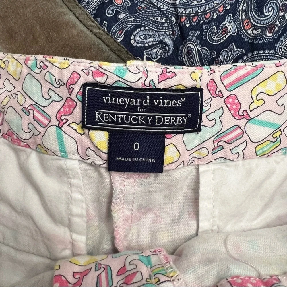 Women’s Vineyard Vines pink whale printed chino shorts size 0